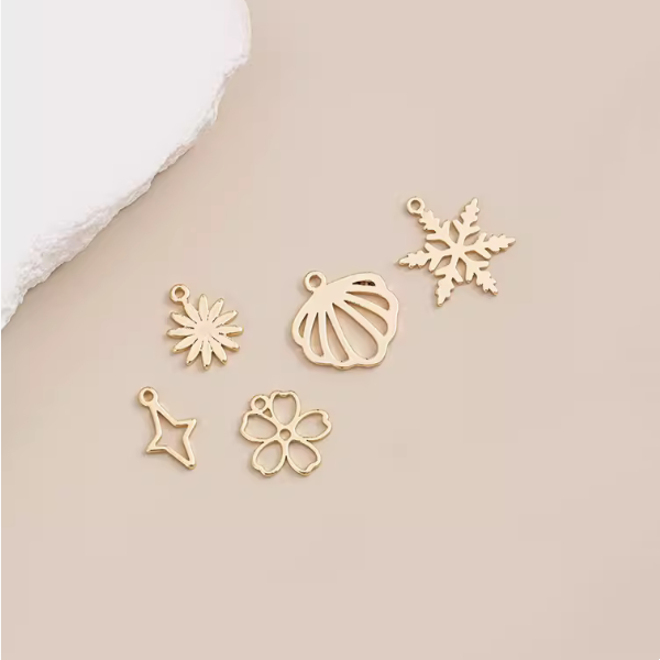 Brass 114K Gilded Hollow Pendant Piece Charms